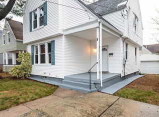 6 Elsinore Ave, Glen Cove, NY 11542