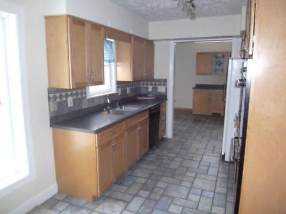 KITCHEN VIEW 1