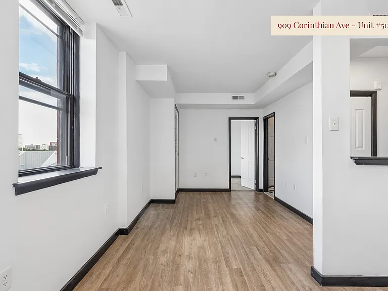 The Corinthian — Photo 53