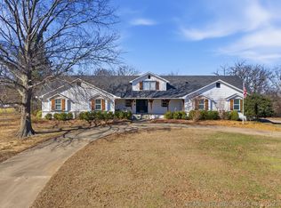 422 Ridge Oak Ln, Sapulpa, OK 74066