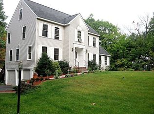 22 Golden Oaks Dr, Salem, NH 03079