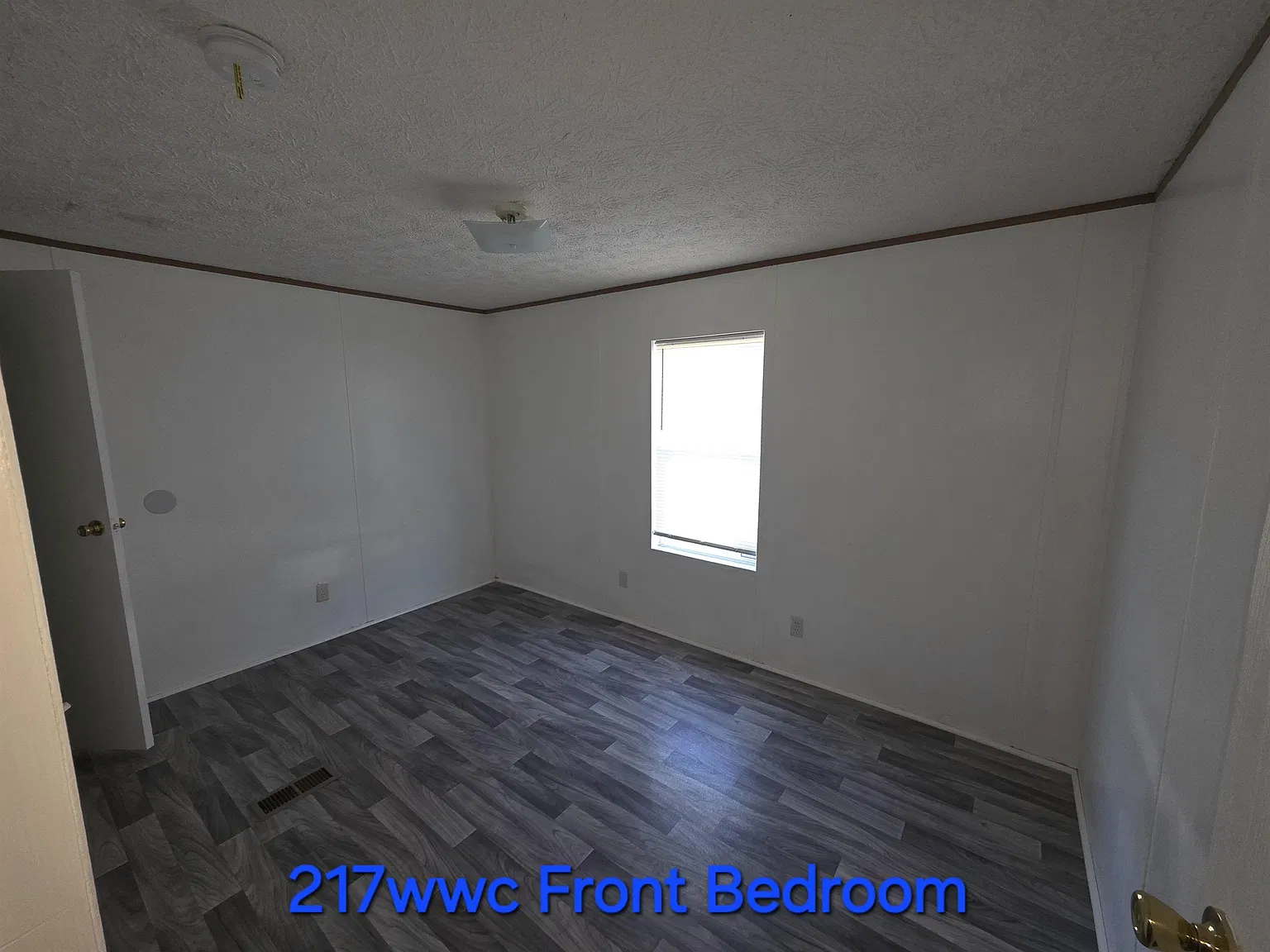 WWC217 — Photo 3