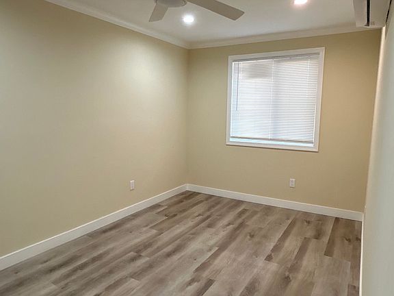 5th image of 229 W Regent St #112