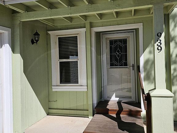 3rd image of 939 Palmer Place