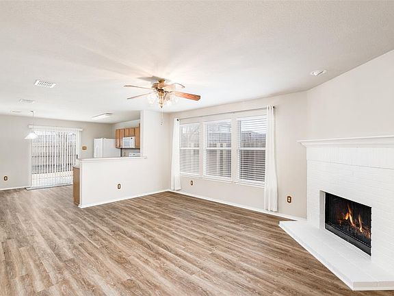 4th image of 2705 Dexter Ct