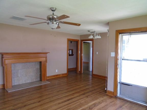 3rd image of 2001 S 18th St