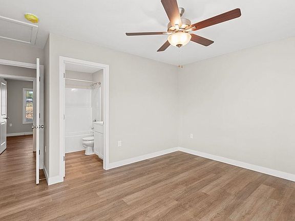 4th image of 1420 Woodrow Cir