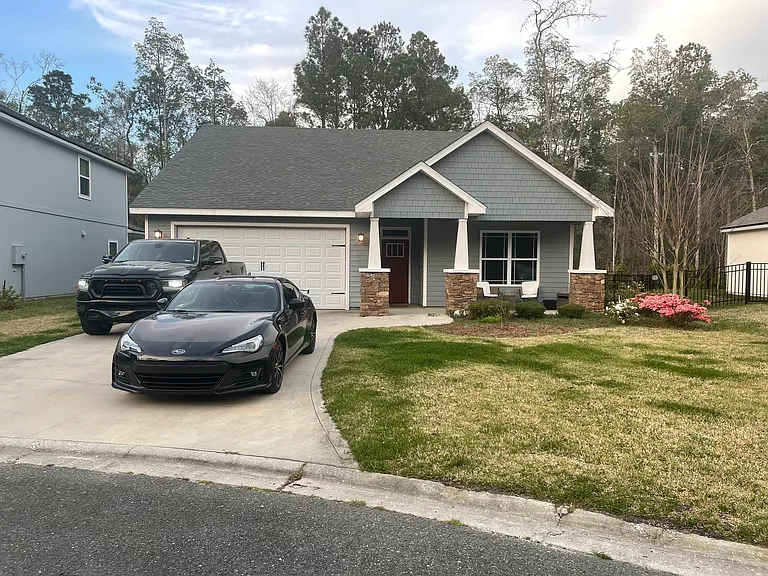 105 Holm Pl — Photo 1