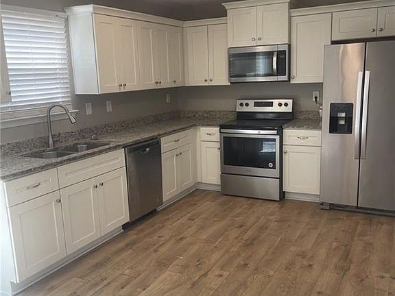 3rd image of 69 Colonial Way