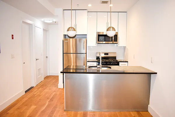 Rented by Gavco Realty Group Inc | media 9