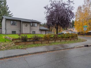 582 Slater Dr, Fairbanks, AK 99701