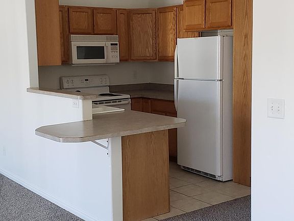 4th image of 380 Vista Dr