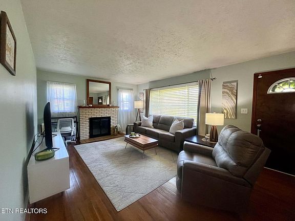 4th image of 1807 Winchester Ave