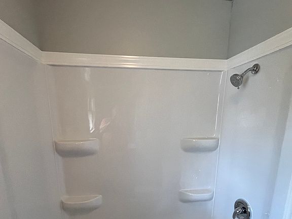 4th image of 252 Michigan Ave #4