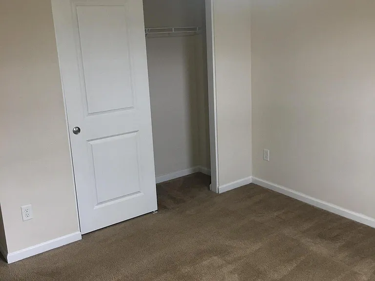 332 Fox Ridge Ln — Photo 13