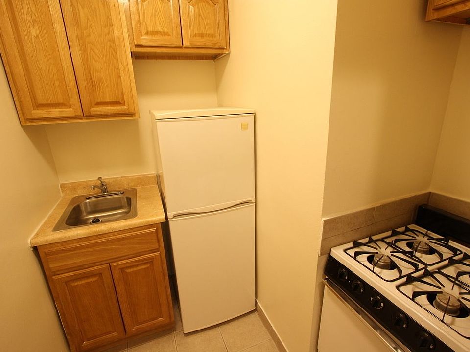 2nd image of 1728 2nd Ave APT 4C