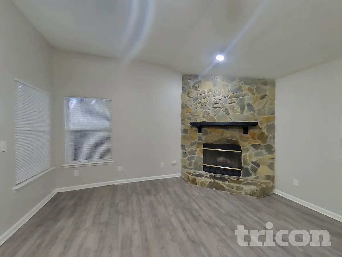 Building Photo - 341 Silent Brook Trl