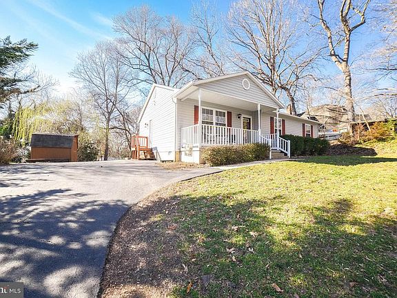 3rd image of 25997 Shenandoah Dr