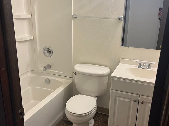 3rd image of 306 Harvey Ave S #5