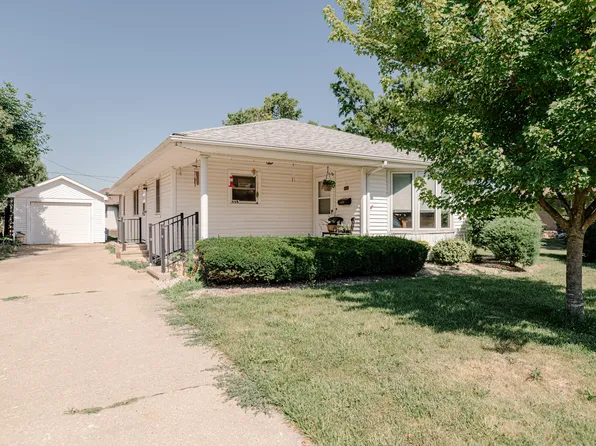 415 Swift Ave, Oglesby, IL 61348