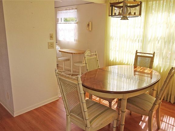 4th image of 114 Ventnor F #114