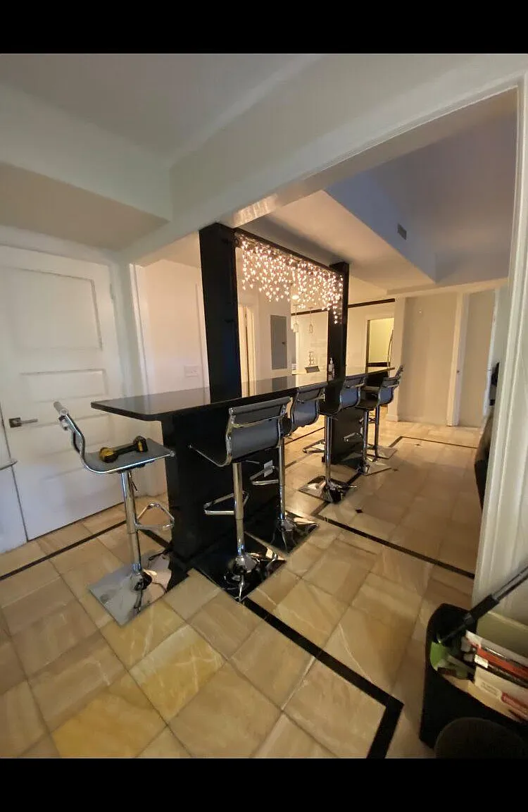7 bed, 2500 sqft, $8,550 — Photo 3