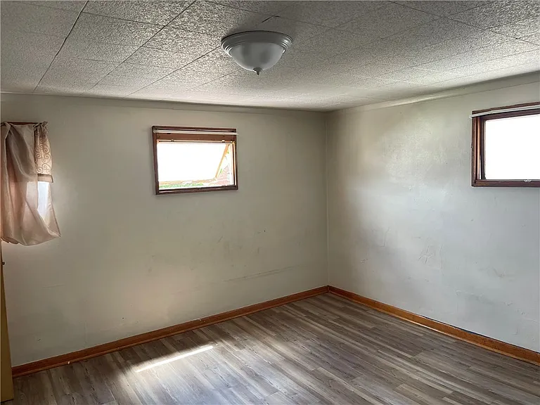 332 Quay St — Photo 11