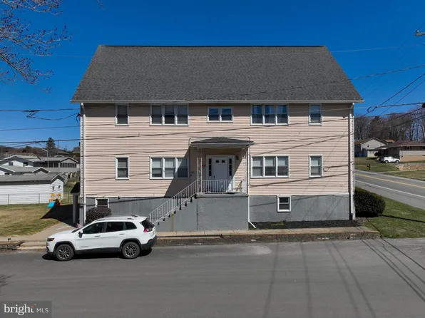 1000 Walnut St, Taylor, PA 18517