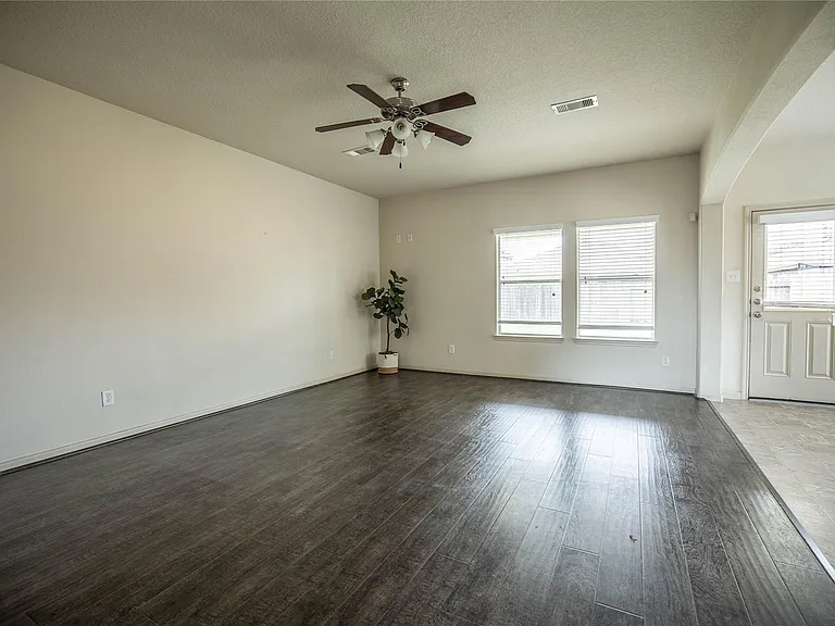 22714 Pantego Ln — Photo 5