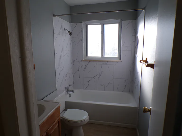 1308 Hartford St — Photo 8