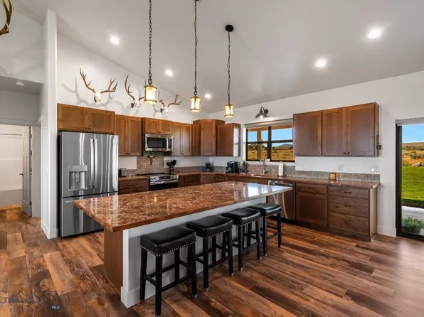9 Sundust Ln, Twin Bridges, MT 59754