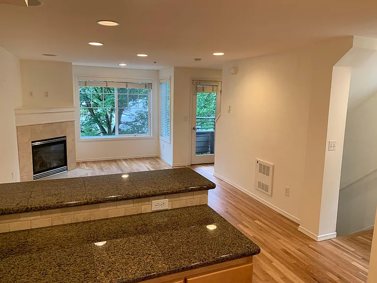 443 NE Ravenna Blvd #C — Photo 9