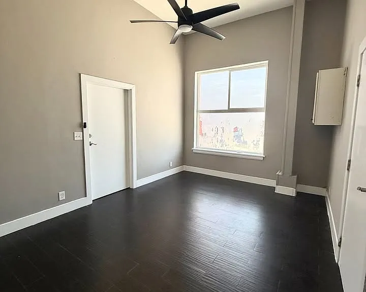 2330 E Cesar E Chavez Ave #5 — Photo 12