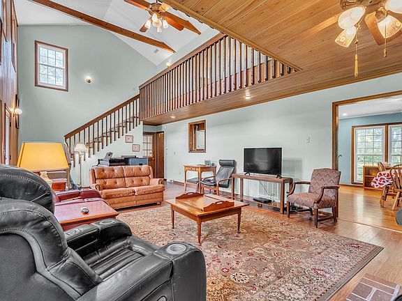 5th image of 412 Smith Rd