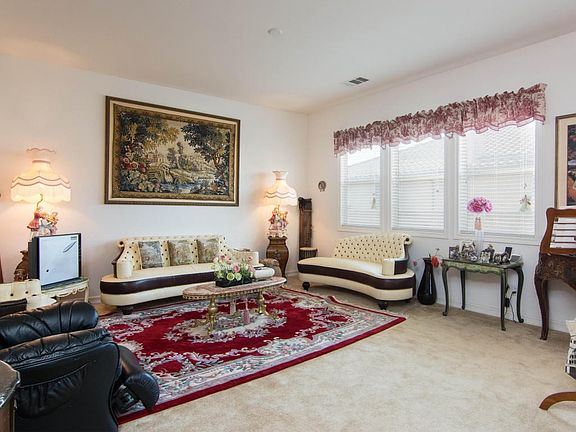 LivingRoom_Hi-Res-10024713