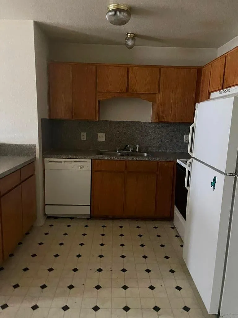 2 bed, 1.5 bath, 980 sqft, $750 — Photo 4