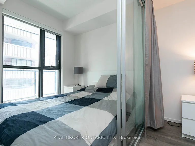 159 Dundas St E #606 — Photo 11