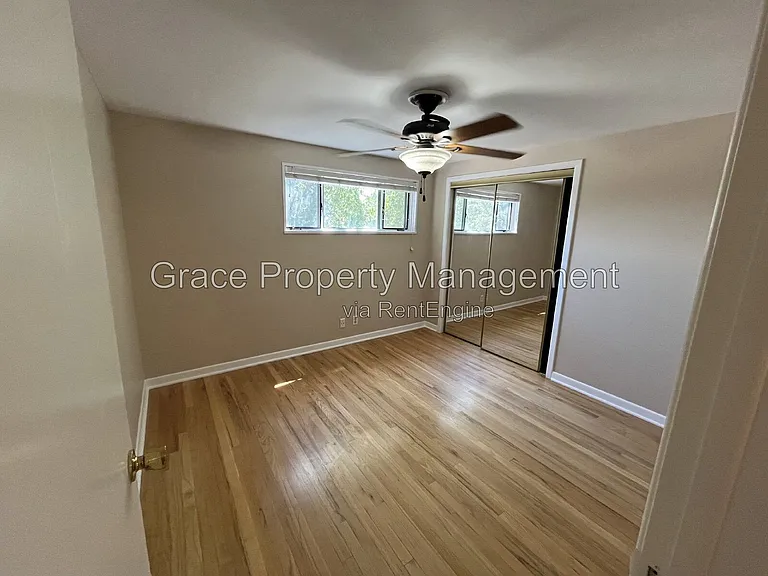 10541 Livingston Dr — Photo 14