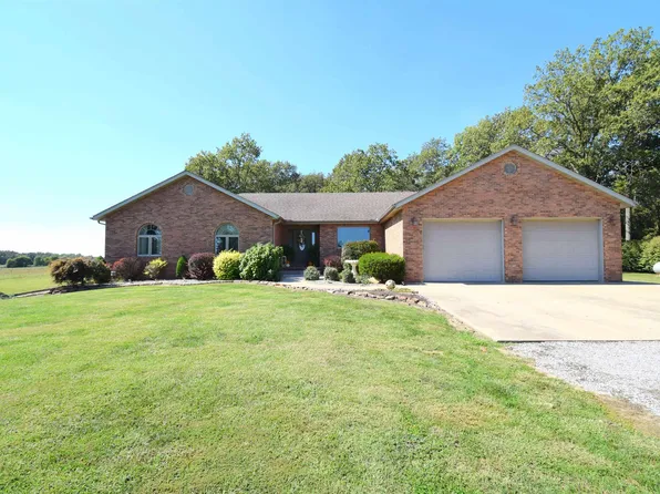 677 County Road 105 E, Bluford, IL 62814