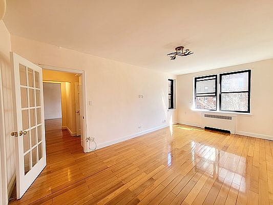 3rd image of 245 E 37th St APT 4H