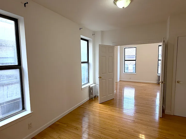 1274 1st Ave #18 — Photo 2