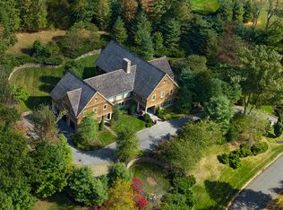 2 Hollow Ridge Rd, Armonk, NY 10504