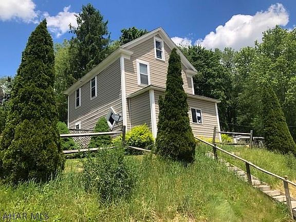 2nd image of 303 Main St