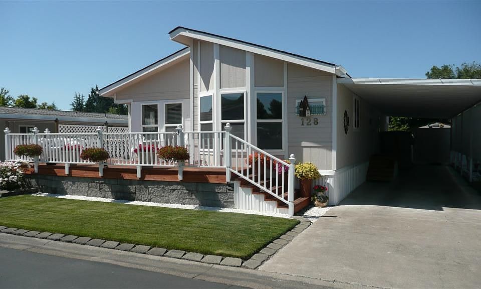 Beautiful manufactured home!