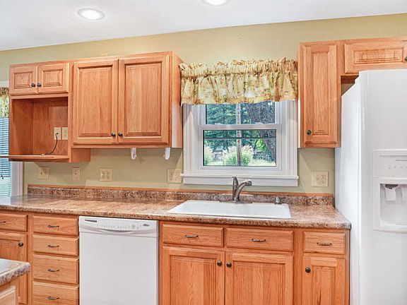 4th image of 1615 Tanglewood Dr
