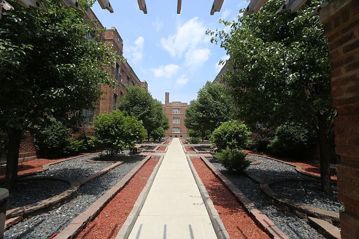 1st image of 626 W Barry Ave APT 1S