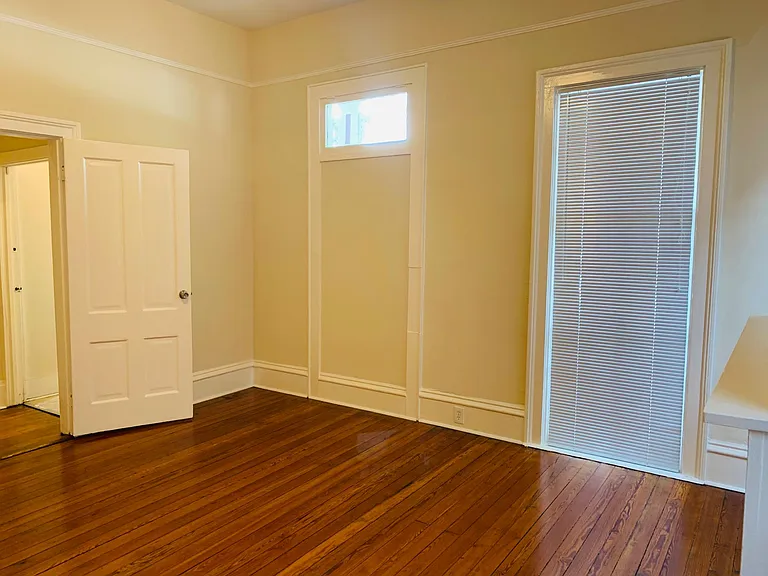903 Montgomery St — Photo 27