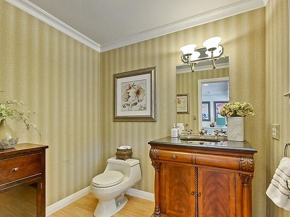 5th image of 215 W Hamilton Ave