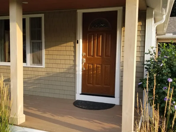 34 Manchonis Rd, Wilbraham, MA 01095