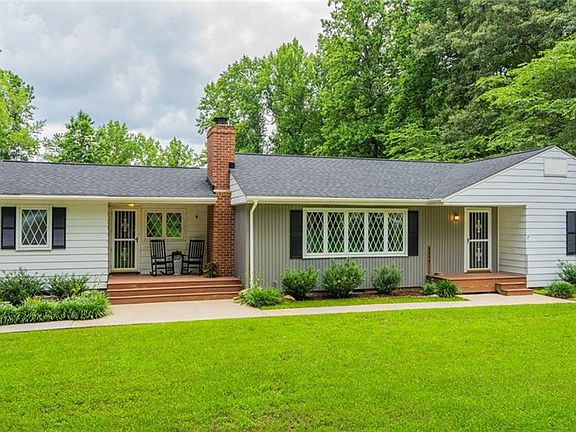 3rd image of 4544 British Woods Dr